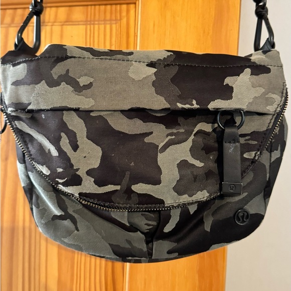 Lululemon Crossbody Bag - Picture 6 of 6